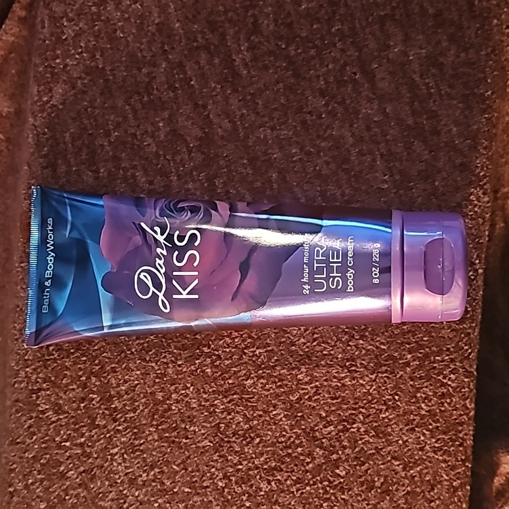 New Bath and Body Dark Kiss Ultra Shea Body Cream